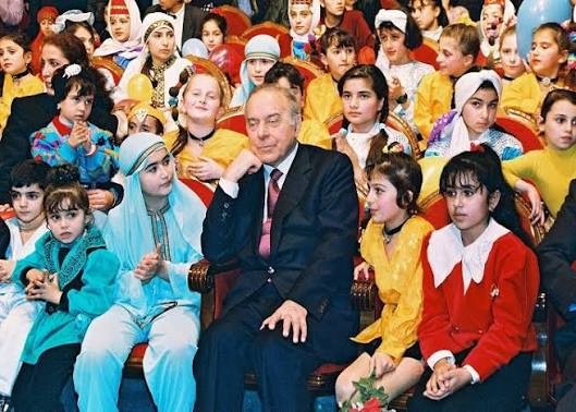 Leyla Əliyevanın UŞAQLARA QAYĞI MİSSİYASI:Ulu Öndər Heydər Əliyev ƏNƏNƏSİNİN TƏCƏSSÜMÜ + VİDEO